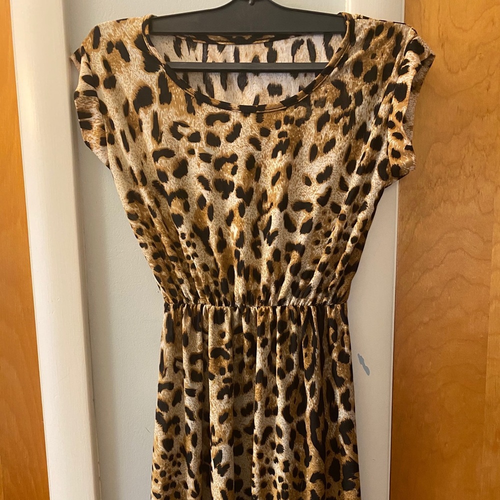 SOLD Leopard Print Dress, women’s/juniors, knee length.